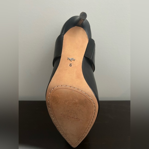Kenneth Cole black unique heels Size 9 - Picture 4 of 10
